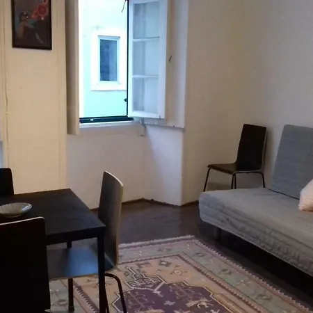 City Center | Chiado Typical Small Flat-2